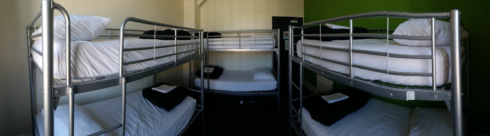 Base Wellington Hostel Kültér fotó